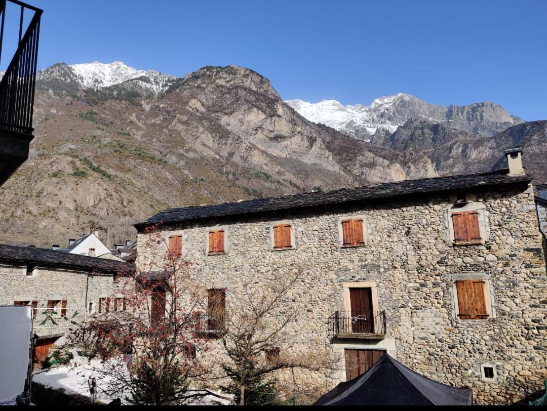 Appartamento Check-In Casas Labert Benasque Esterno foto